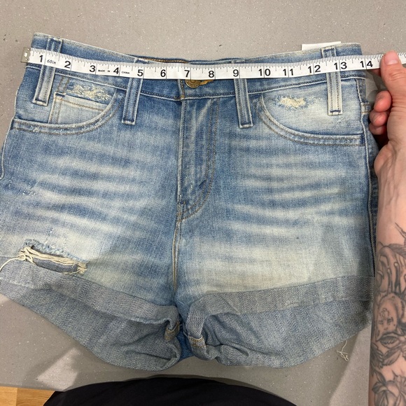 Levi Jean shorts - Picture 3 of 4